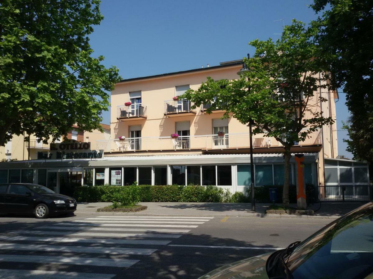 Hotel Otello Punta Marina Buitenkant foto