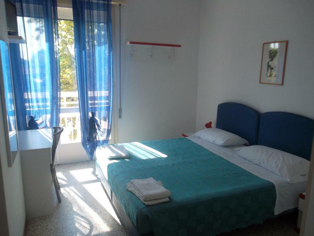 Hotel Otello Punta Marina Buitenkant foto