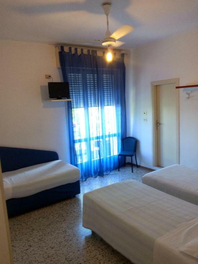 Hotel Otello Punta Marina Buitenkant foto